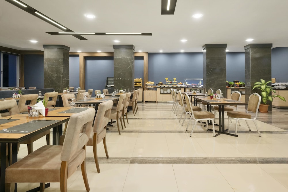 Ramada by Wyndham Mersin - Image 85