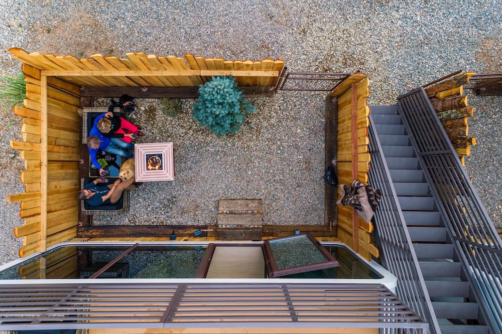 LUXX LODGE Glamping and Taos RV Park