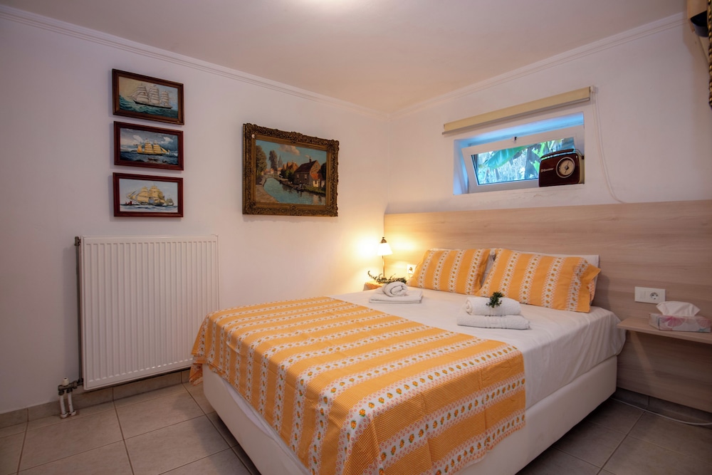 Gigi Star Tatiana Luxury Apartment