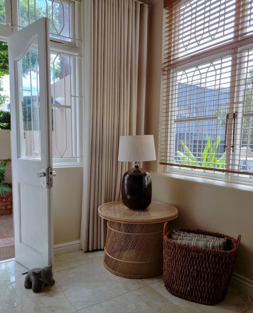 Luxurious Sea Point Apartment