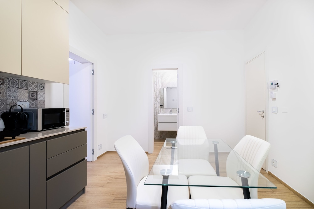 Due Agosto Apartment Comfy Modern and Central