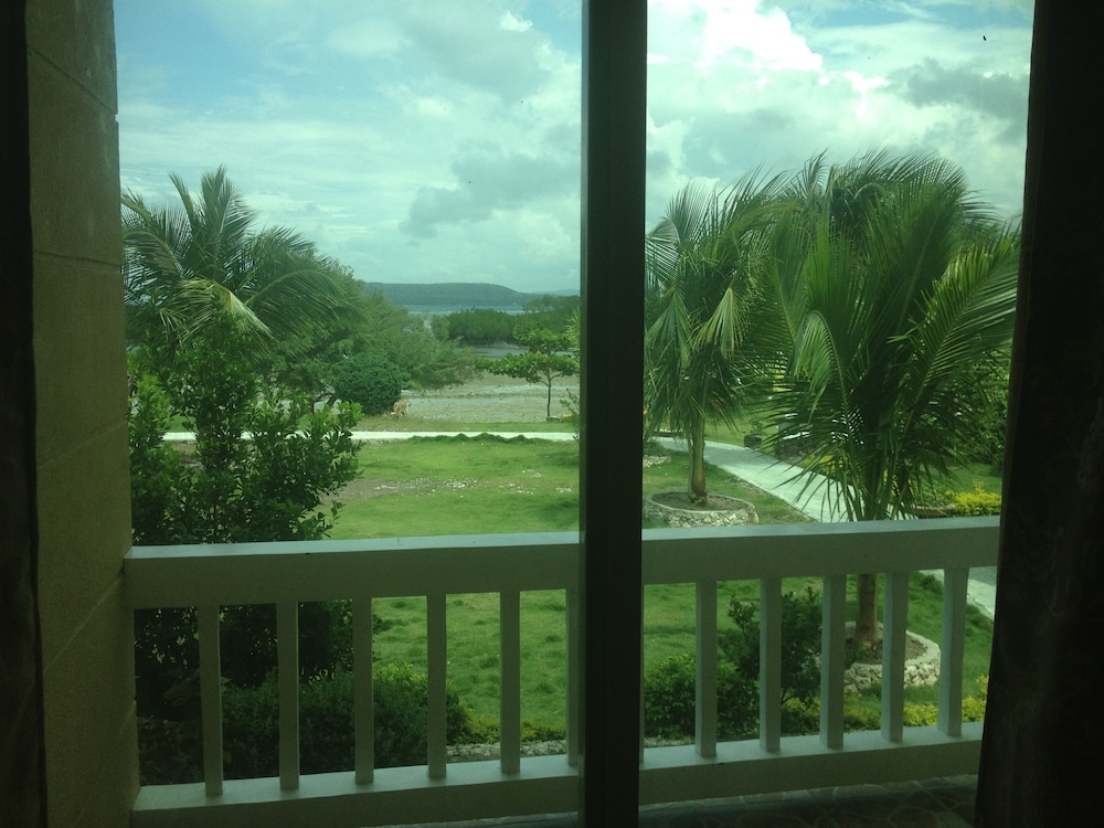 Moalboal Beach Resort