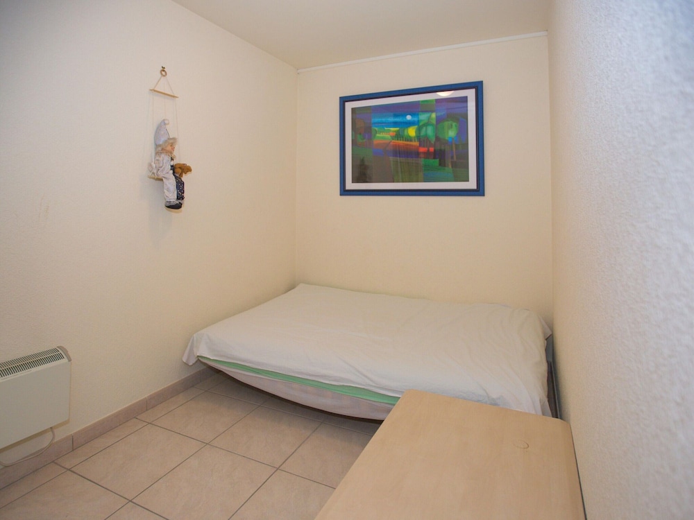 Apartment Near Zeedijk With Sea View