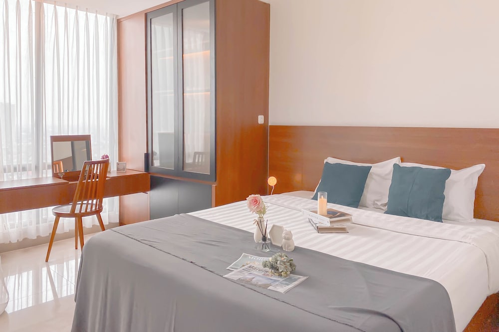 Strategic And Homey Studio At Lrt City Bekasi Apartment