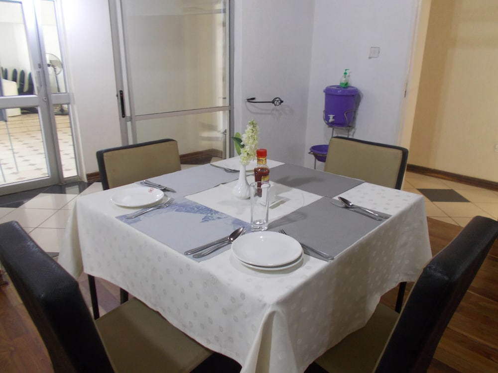 Tecla Lodges