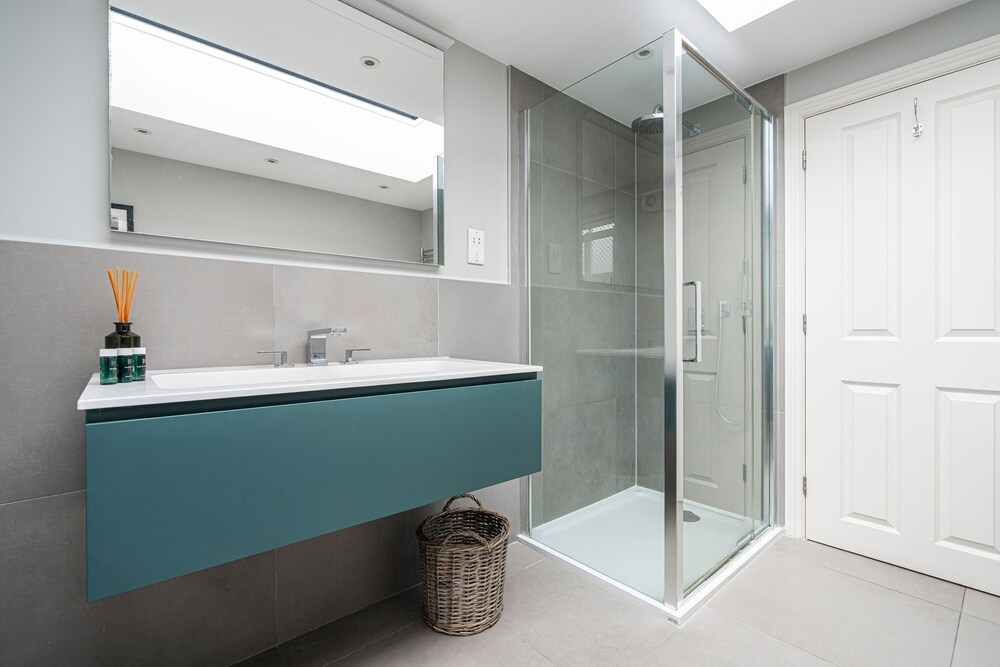 Lovely Battersea Home by Underthedoormat