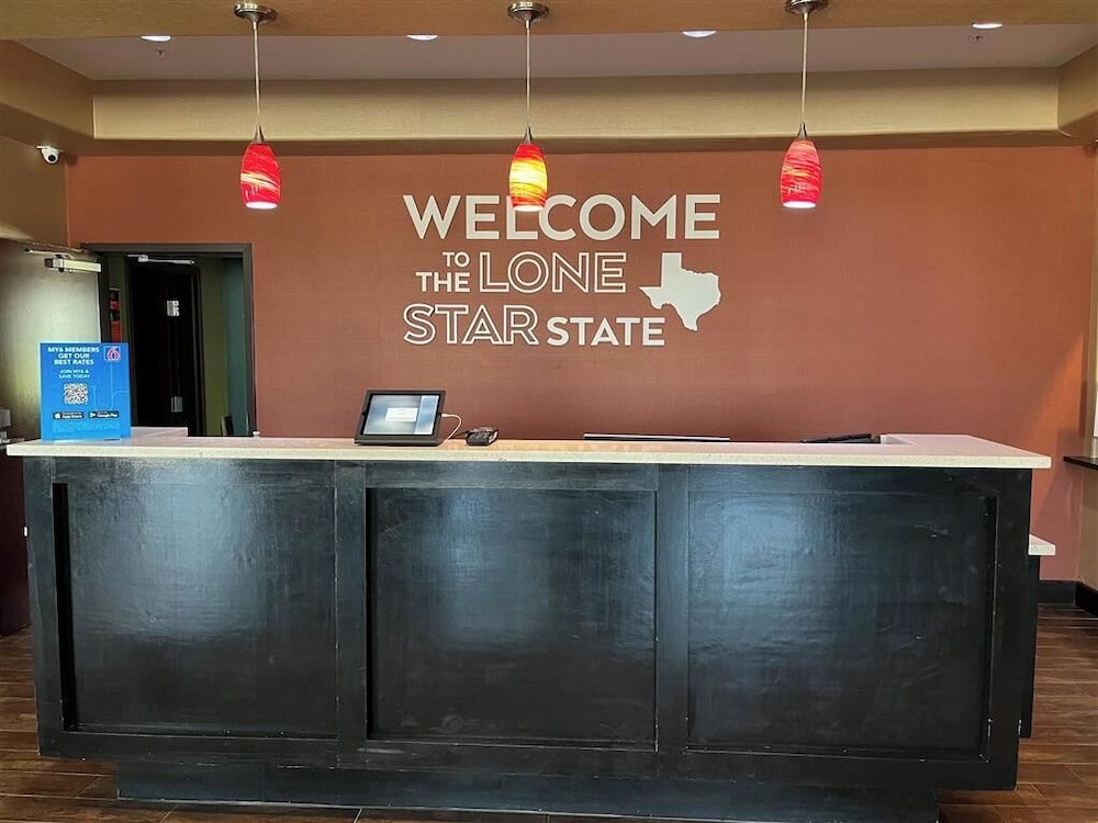 Quality Inn & Suites Pearsall