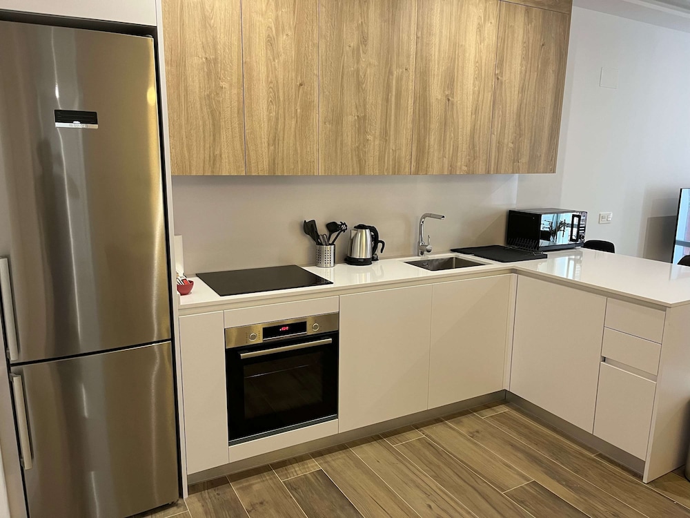 w Impressive 3BR w Sunny Terrace in Chueca