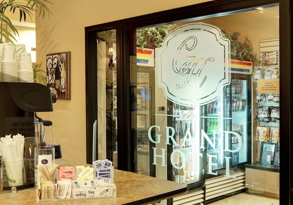 Albany Vacations - The Grand Hotel - Salem - Property Image 3