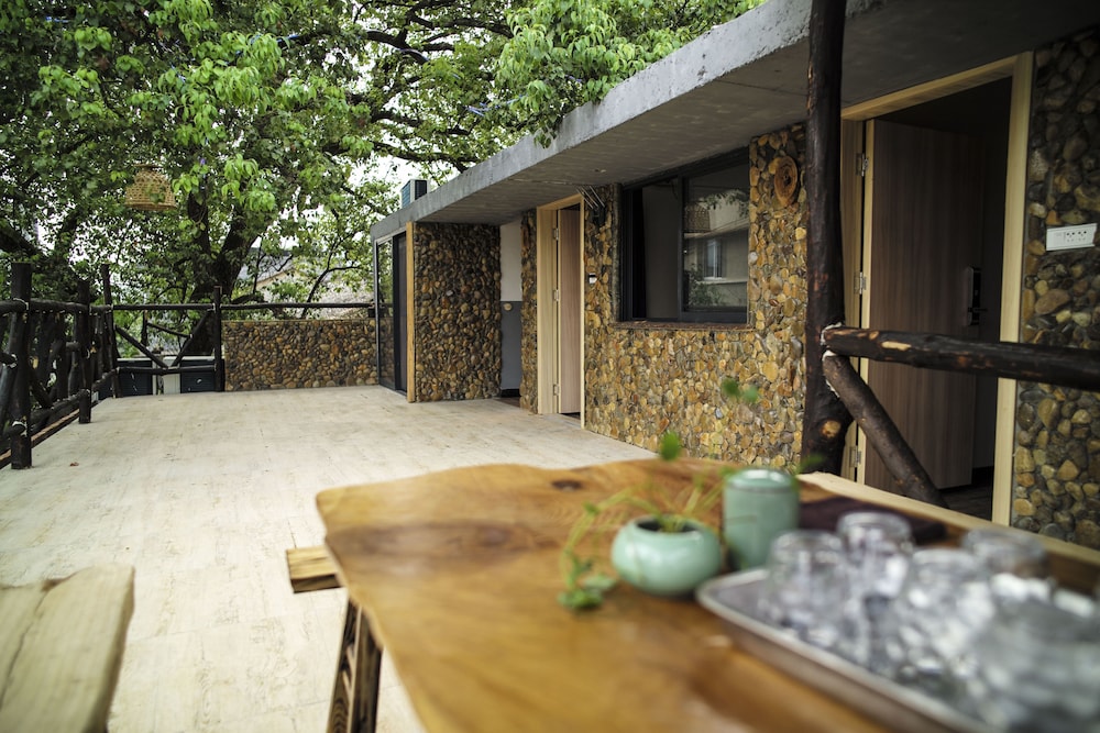 Lishui Liandu Red House Inn