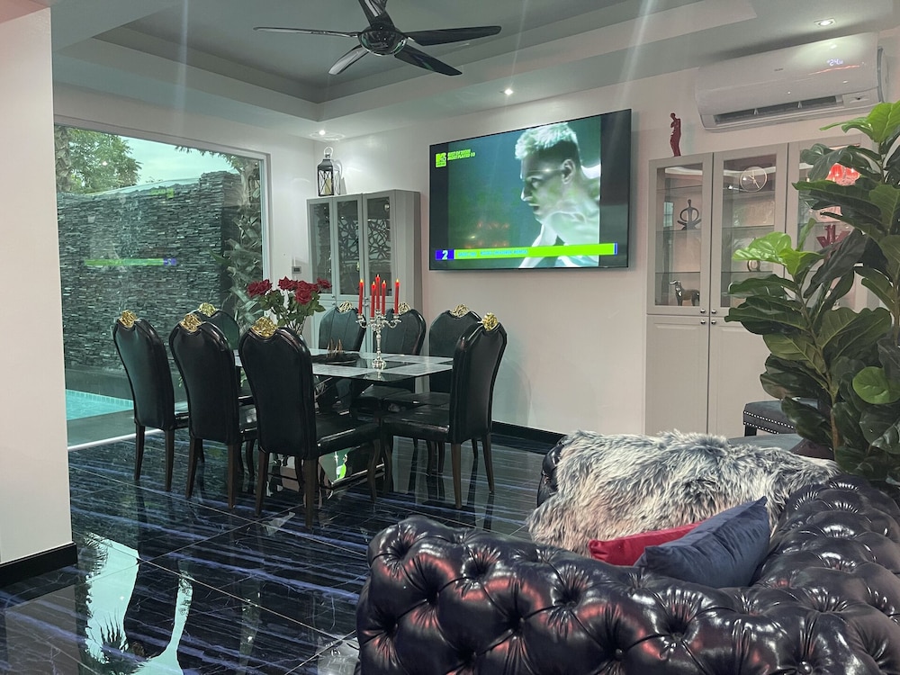 Hollywood Pool Villa Jomtien Pattaya