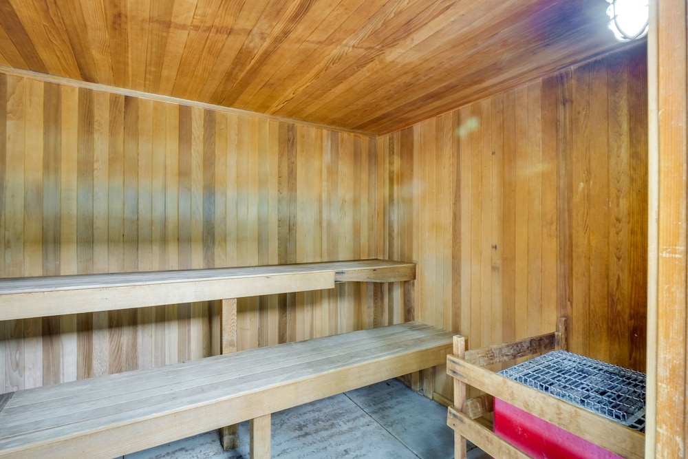 Summit County Vacations - Silverthorne Condo w/ Community Pool Hot Tub! - Property Image 2