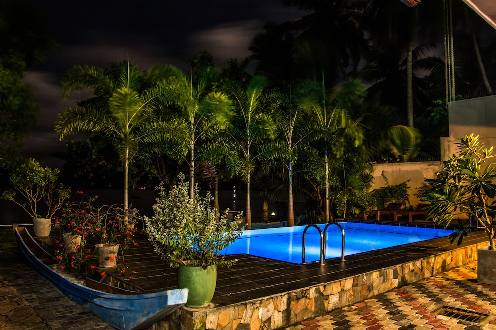 Riverbank Bentota