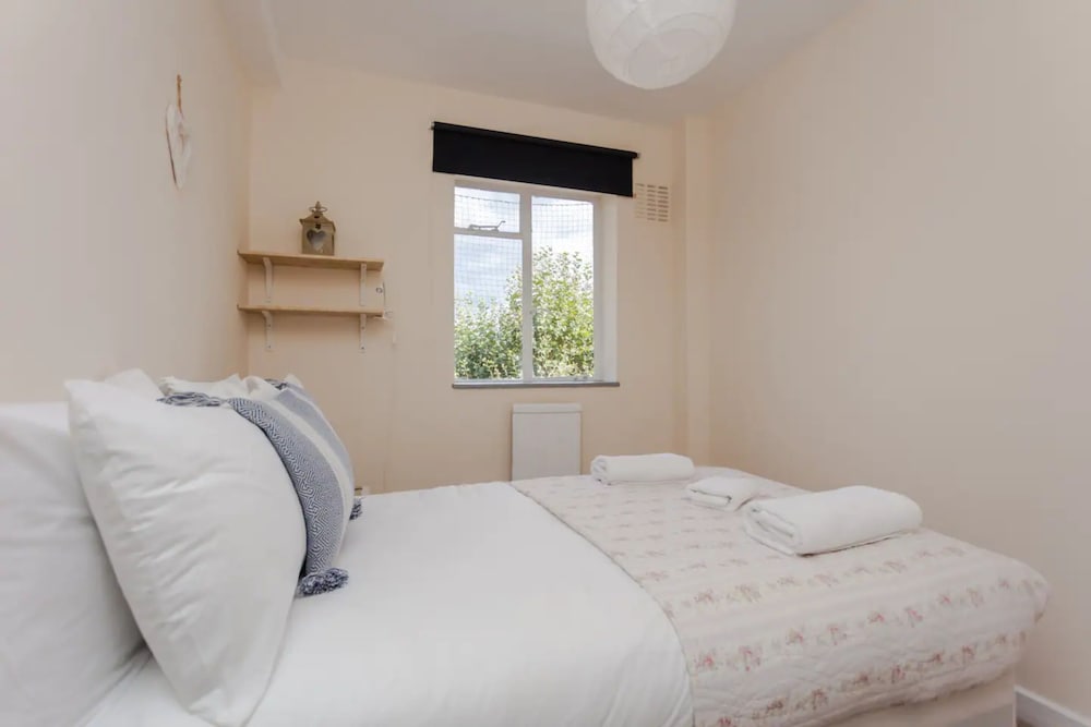 Spacious 2 Bedroom Apartment Near Hampstead Heath