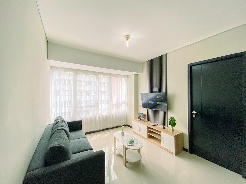 Full Furnished And Homey 3Br Apartment Nifarro Park