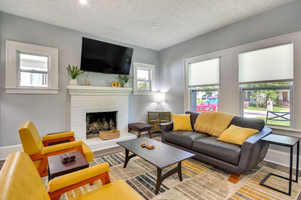 High Point Vacation Rental w/ Private Deck & Yard! view 5
