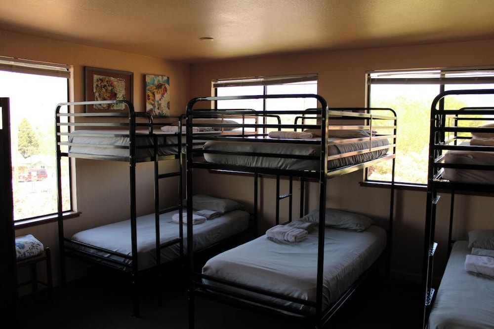 Ashland Vacations - Ashland Commons Hostel - Property Image 48
