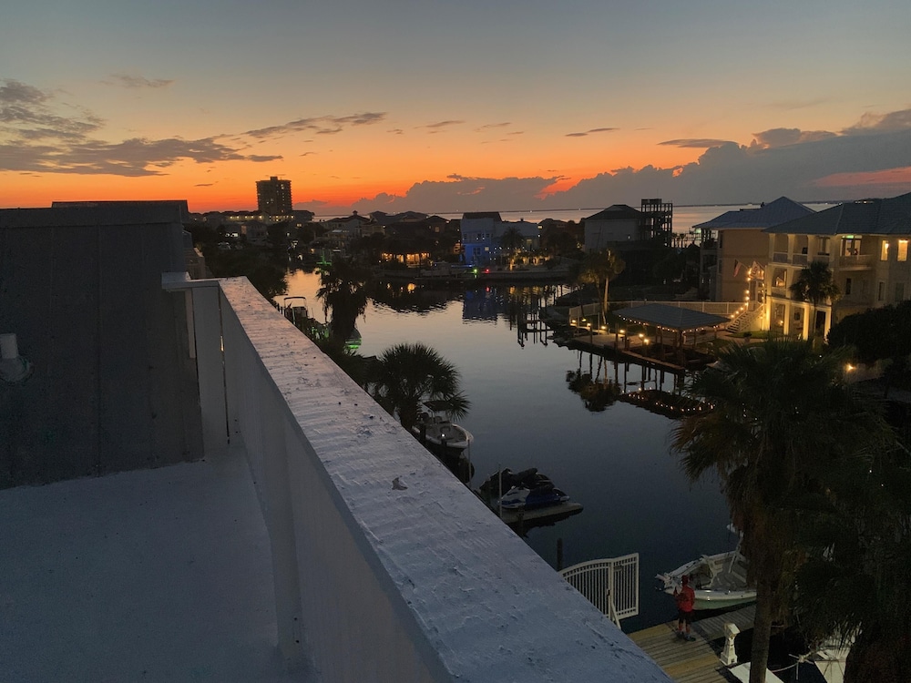 The Gulfview Grandeur