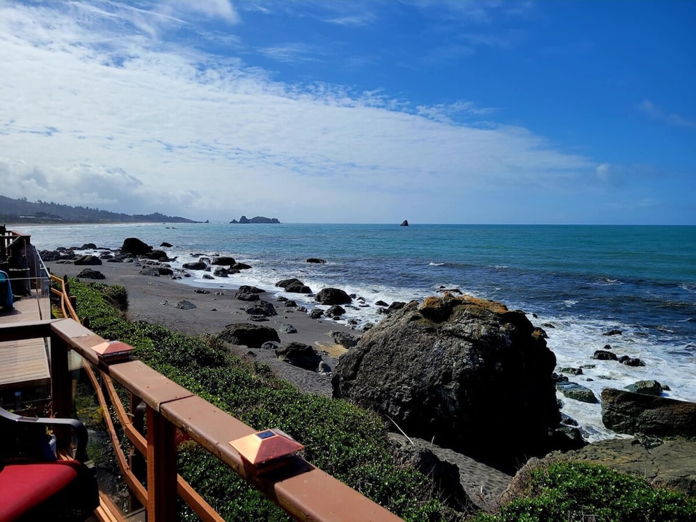 Ocean Front Cabin 12 Jacuzzi Spectacular Views