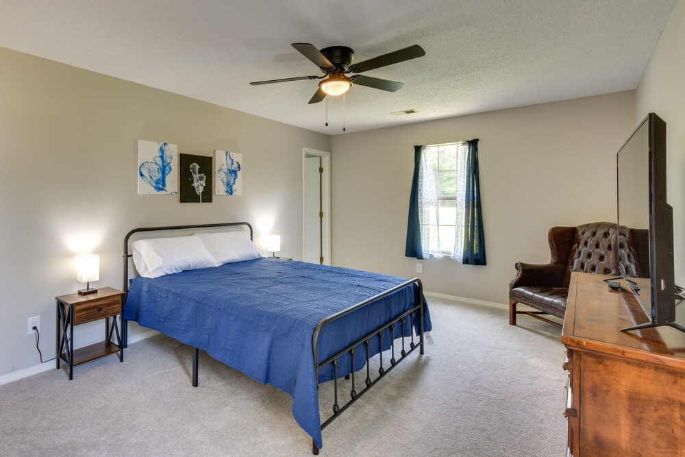 Seneca Vacation Rental < 1 to Lake Keowee Access! view 5
