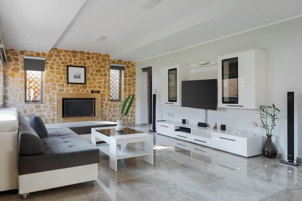 Aeolia Villa Athenian Riviera