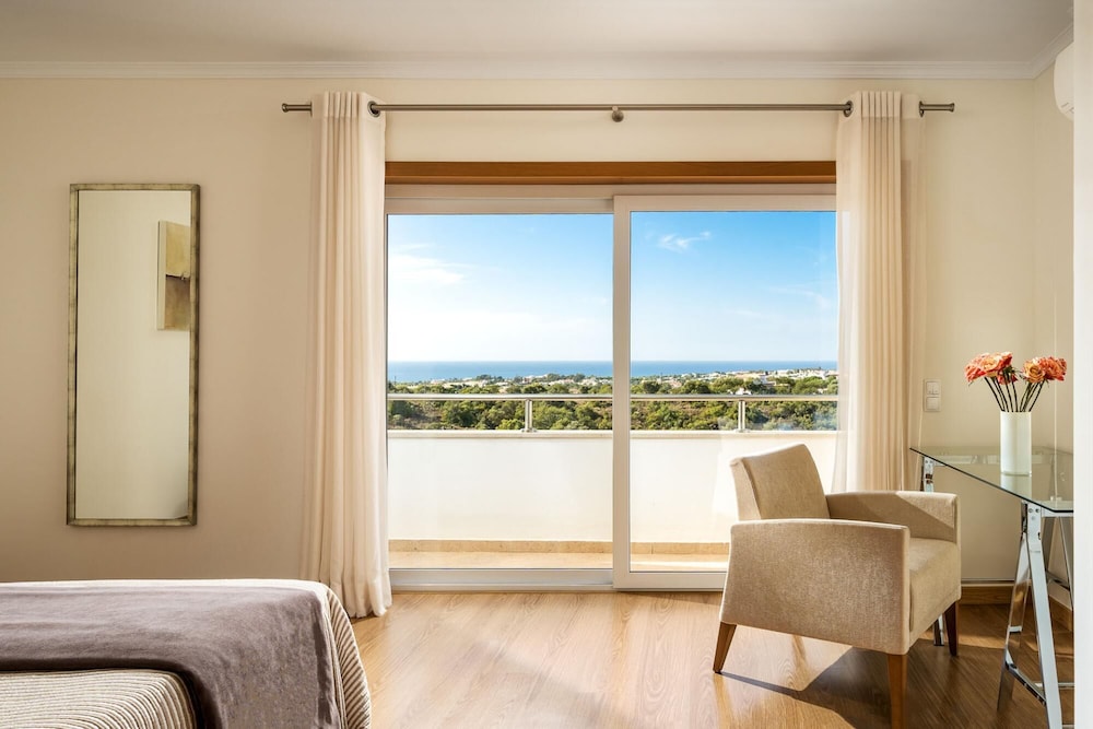 Albufeira Ocean View Townhouse by Ideal Homes view 5
