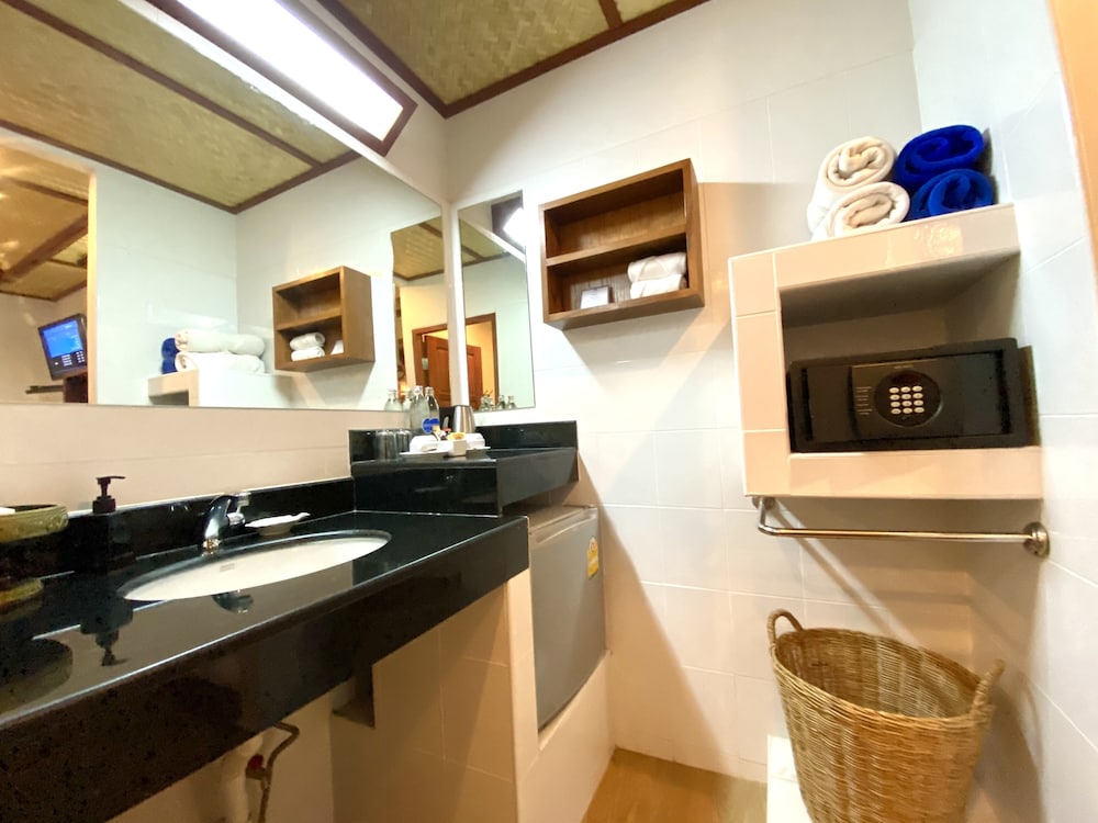 Friendship Beach Resort & Atmanjai Wellness Spa