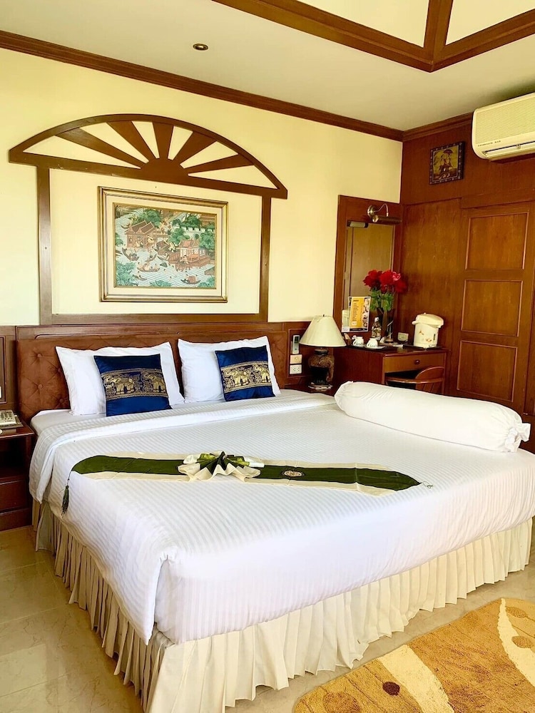 Suan Sang Chan Riverside Resort