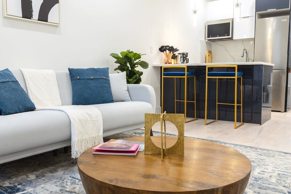 317 UES Apartments