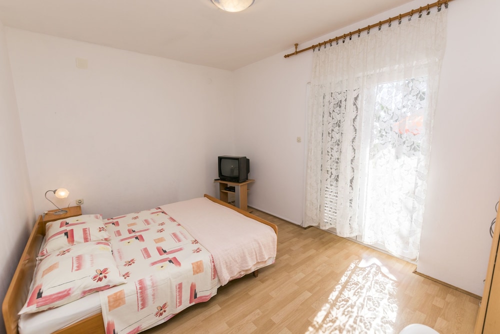 Apartments Ksenija view 4