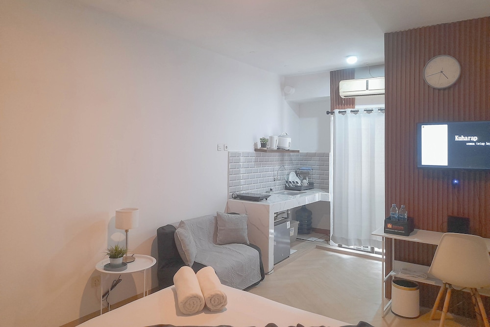 Studio Near Bandung Trade Mall At Gateway Ahmad Yani Cicadas Apartment