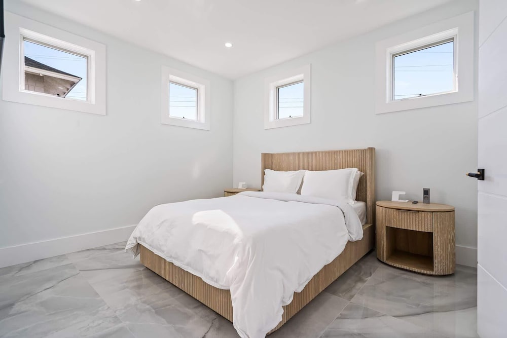Brand New Home Ocean Views Wolf Appliances