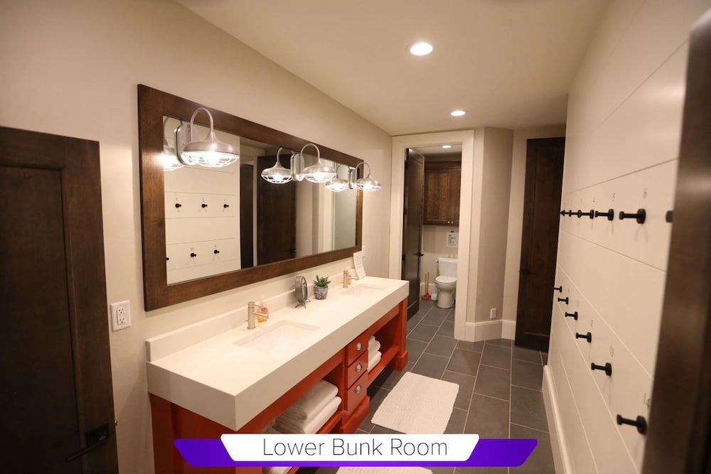 Glenn Haven Luxury Large Group Getaway Sleeps 60