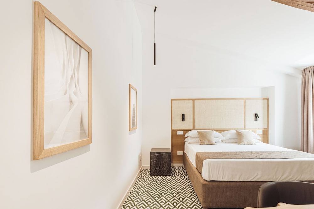 Elegant Suite With Balcony In Sorrento Center Near Oldtown