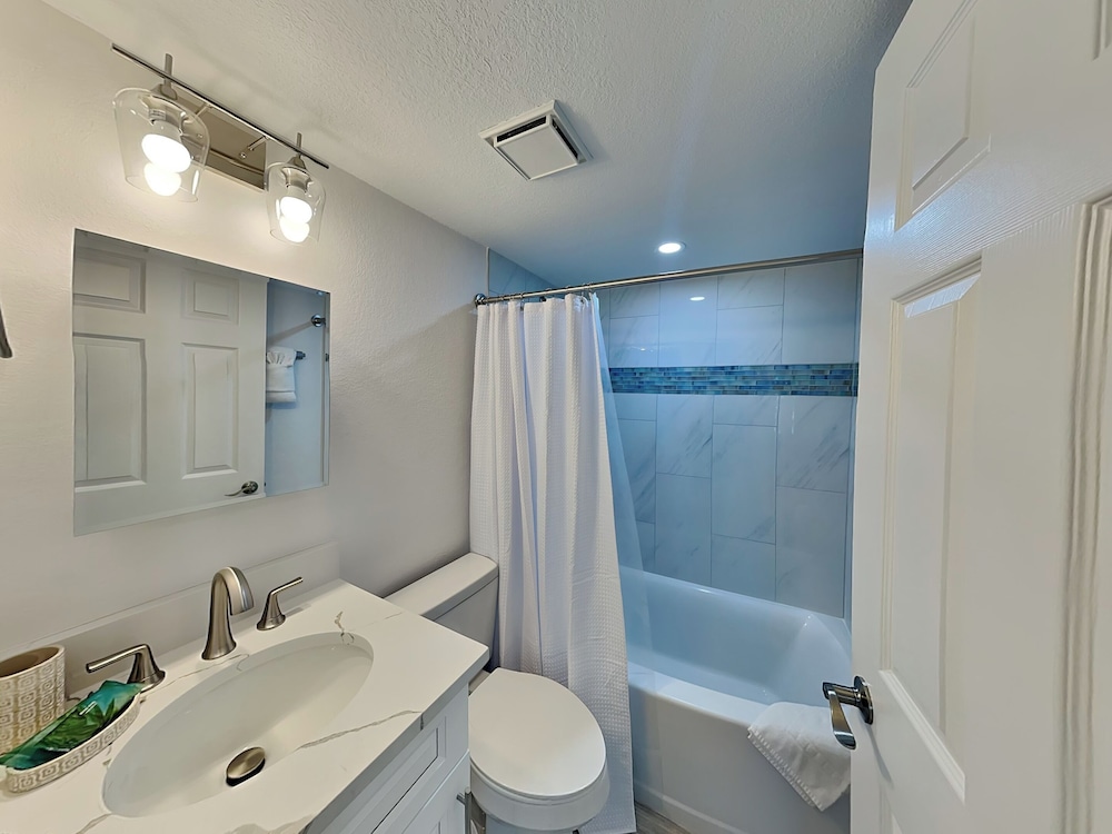 Seaside 4 by Distinctive Beach Rentals