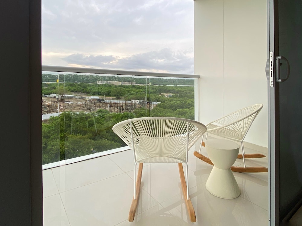 w Majestic 1BR w AC in Sunny Cartagena