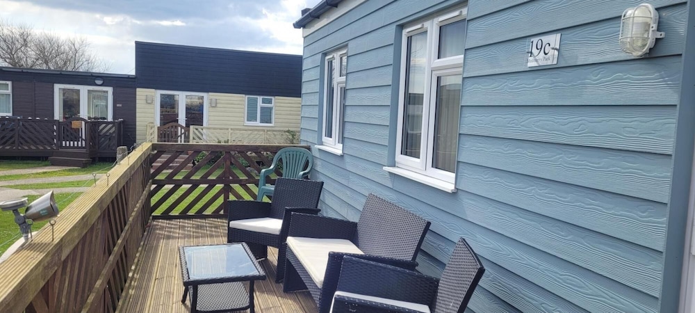19C Medmerry Park 2 Bedroom Chalet view 2
