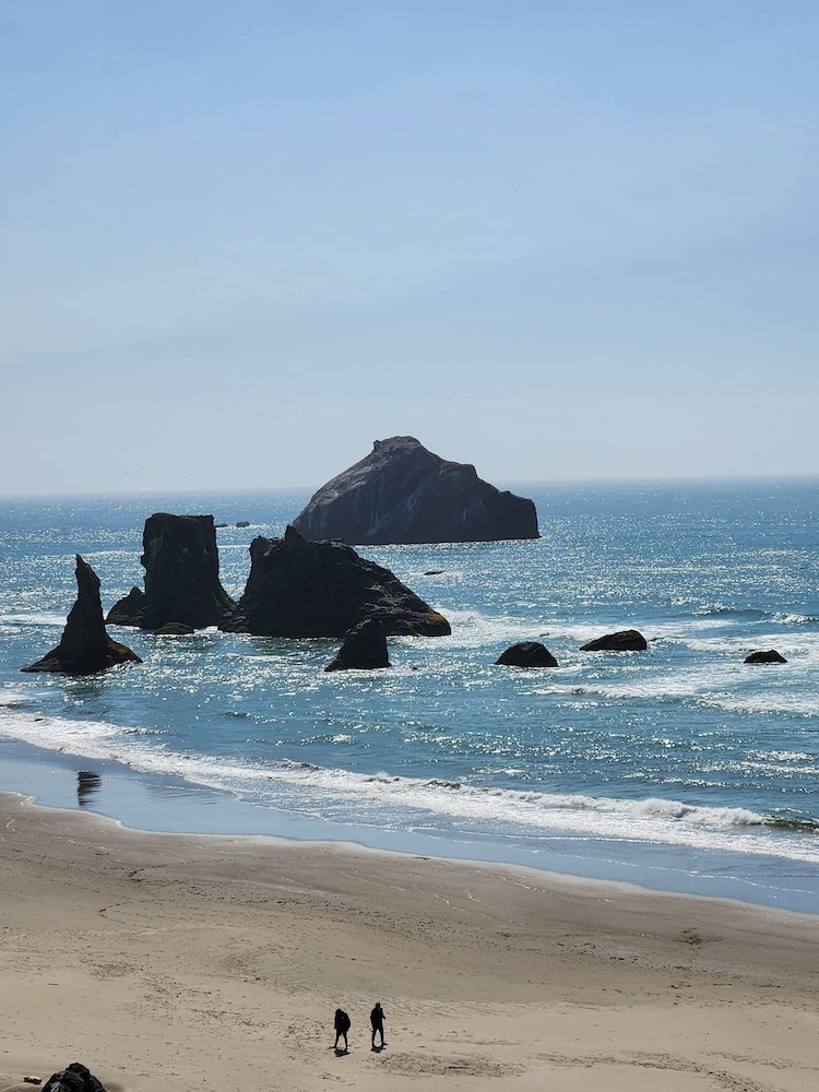 Sunset Oceanfront Lodging