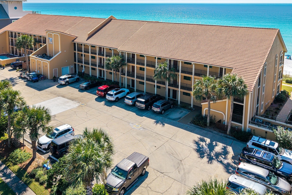 Coral Reef Club 36 3 Bedroom Condo