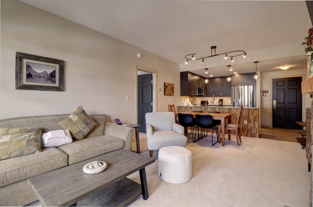 Pp409 Passage Point 2 Bedroom Condo