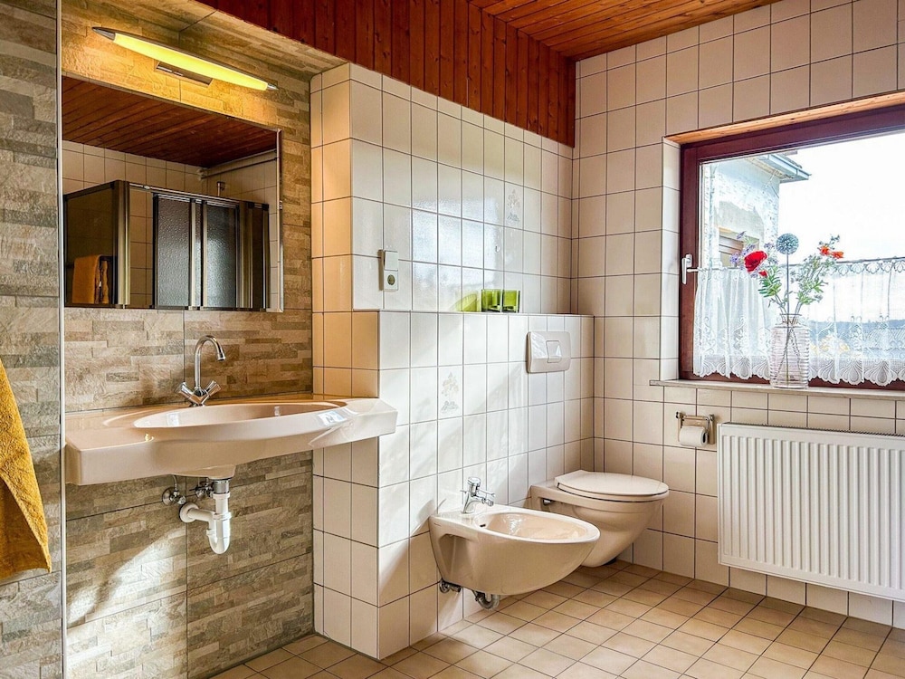 Grosses Haus mit Eigenem Garten in Medebach