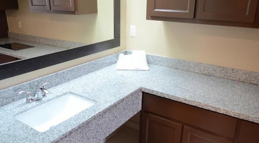 Regency Inn - Property Image 3