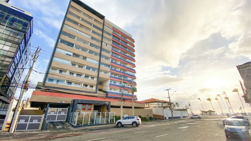 Flat Beira-mar com Varanda Piscina e Academia