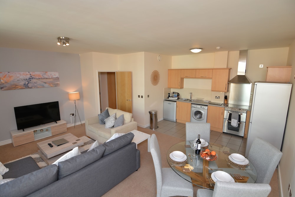 Brightleap Apartments - Silbury View