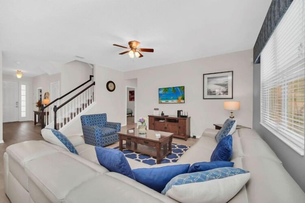 Stunner 6Br W/ South Pool, Lake View & Near Golf