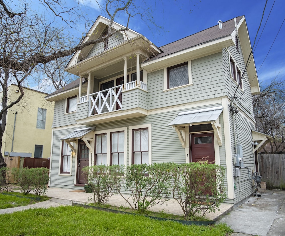 Cozy Downtown 2ba/1ba Historic House - Casa Verde - Image 1
