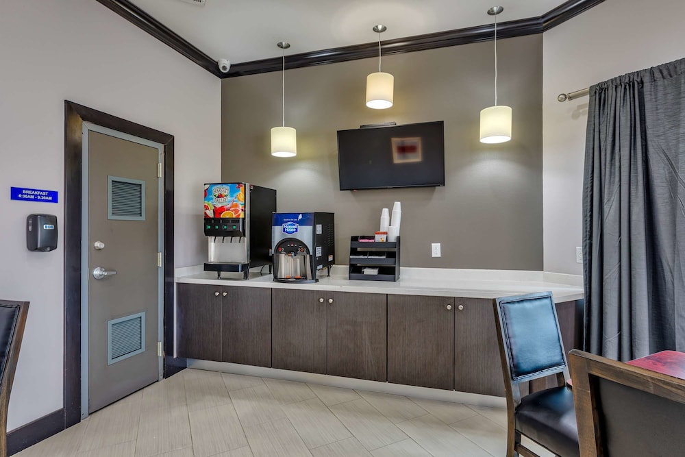 Americas Best Value Inn and Suites IAH Airport North - Property Image 15