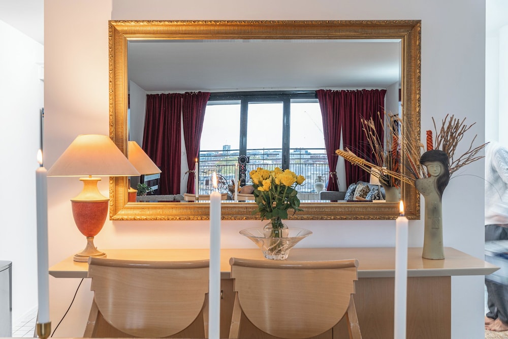 Duplex 2BR 2BA Flat Near Gloucester Rd Station