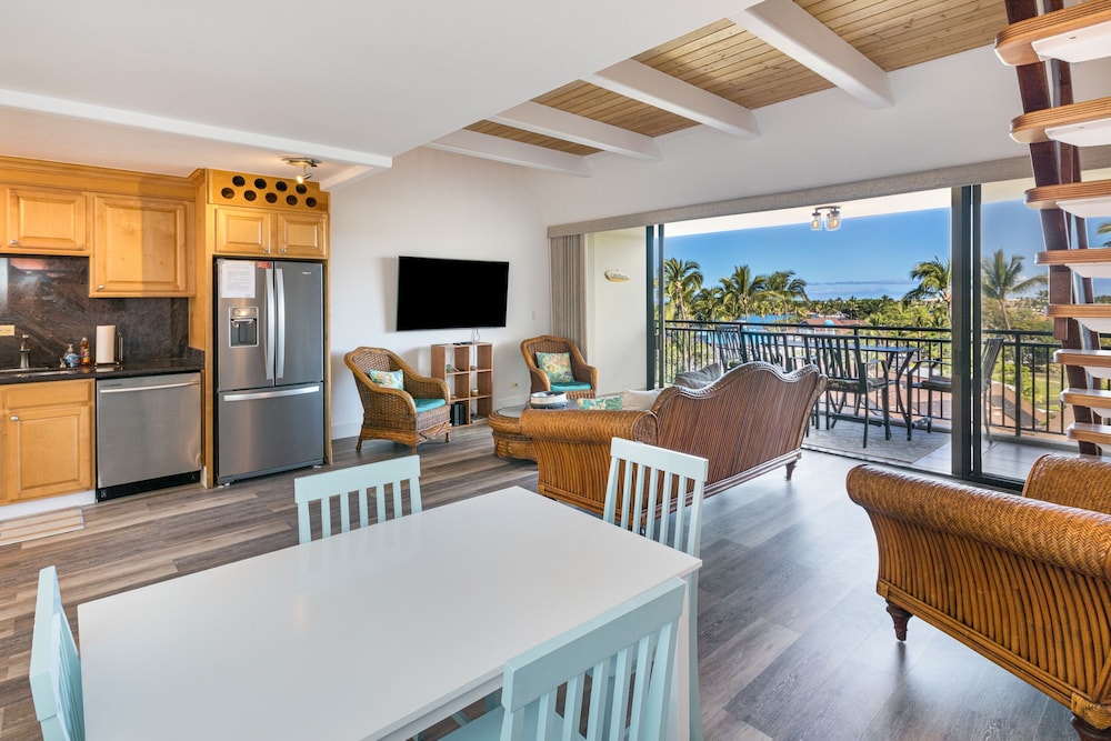 Kona Alii Penthouse 710 2 Bedroom Condo