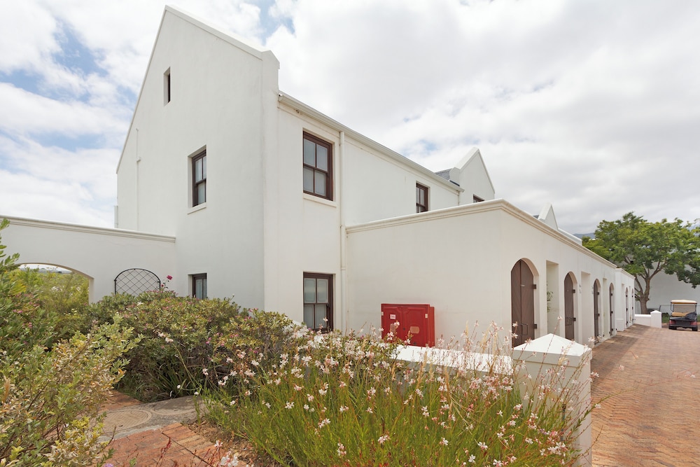 Winelands Golf Lodges at De Zalze